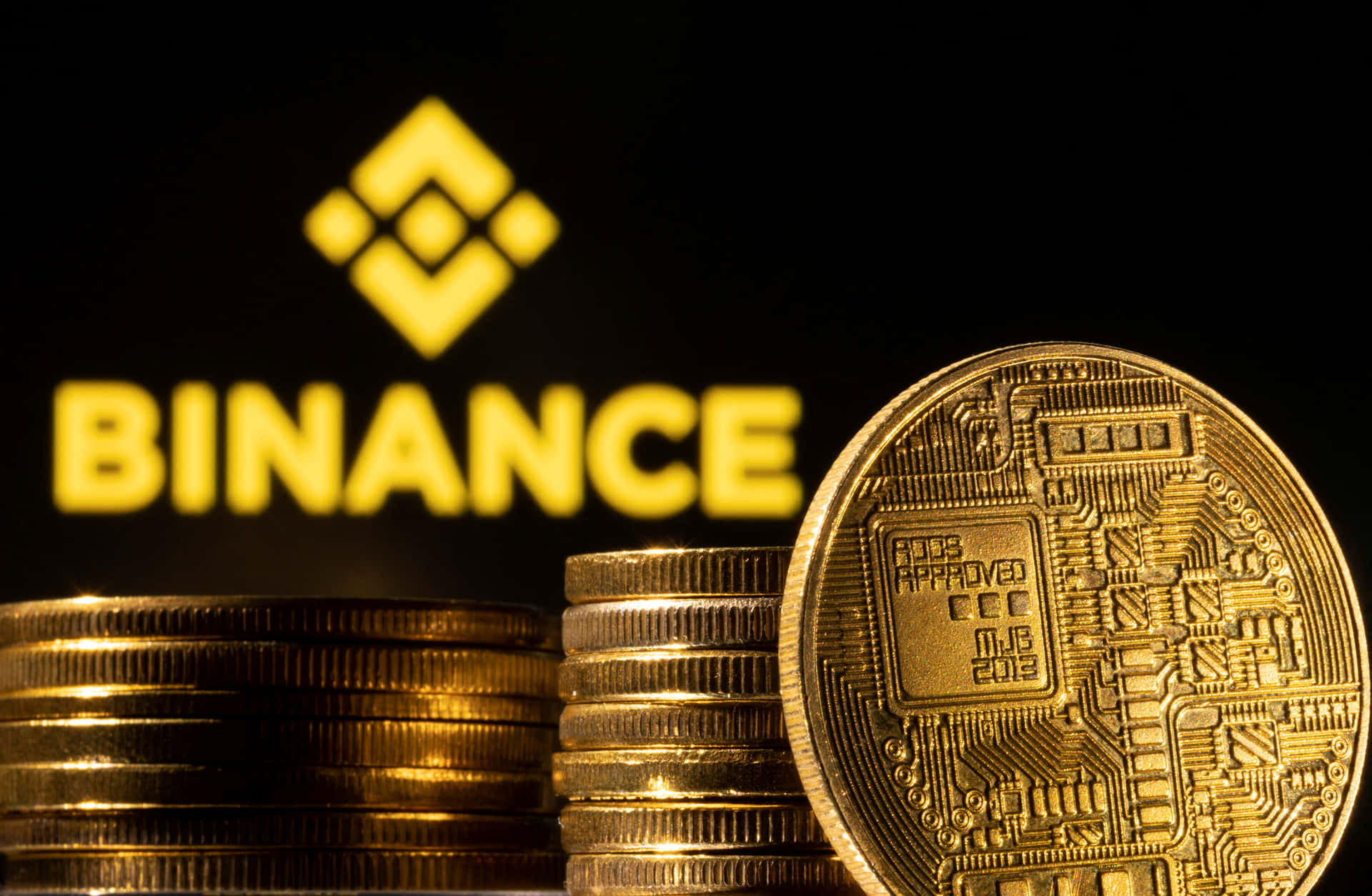 Binance trading interface with global map